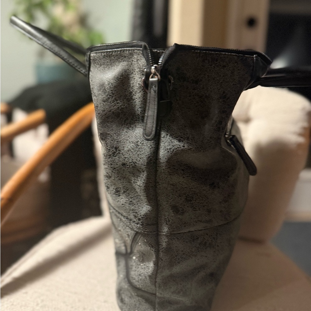 Buckle NYC Expressions Bag {Great Match to Madden Moto Boots 🤩😉} - Picture 7 of 11